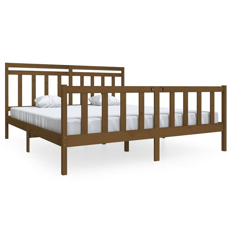 Foto van The living store bedframe grenenhout - 205.5 x 186 x 100 cm - honingbruin