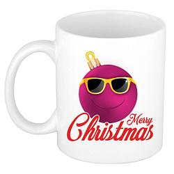 Foto van Merry christmas kerstcadeau kerstmok roze kerstbal met zonnebril 300 ml - bekers