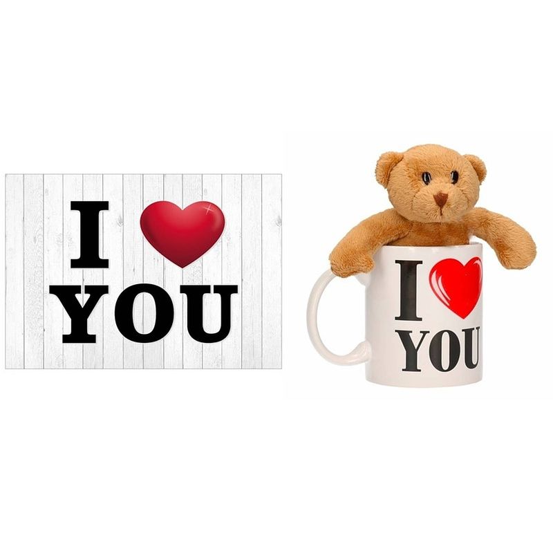 Foto van I love you valentijnskaart met knuffelbeer in i love you mok - valentijnsdag / romantisch cadeau