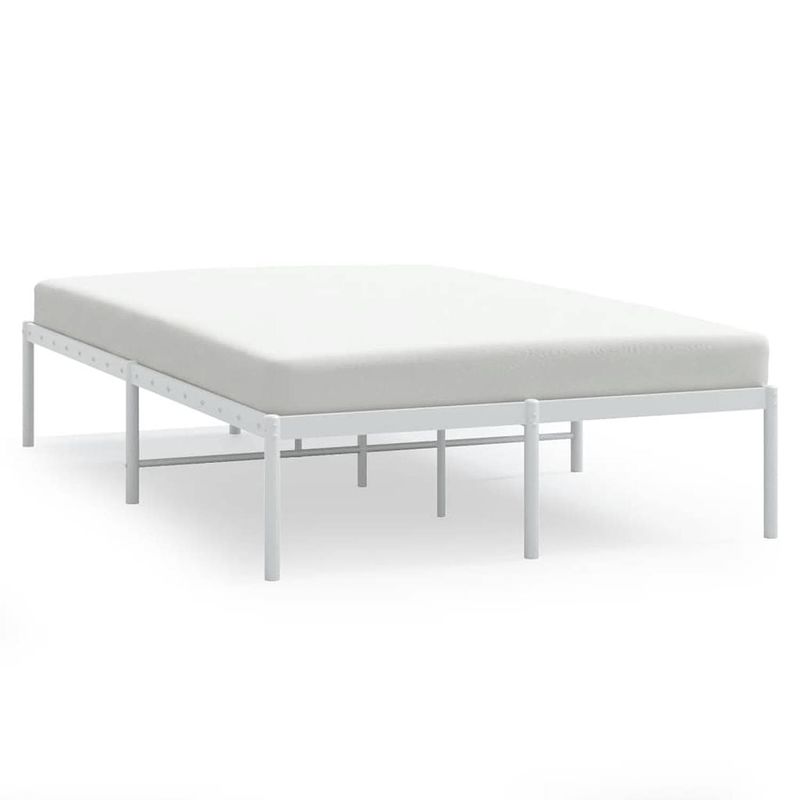 Foto van The living store bedframe klassiek wit - 196 x 142 x 31 cm - robuuste metalen constructie