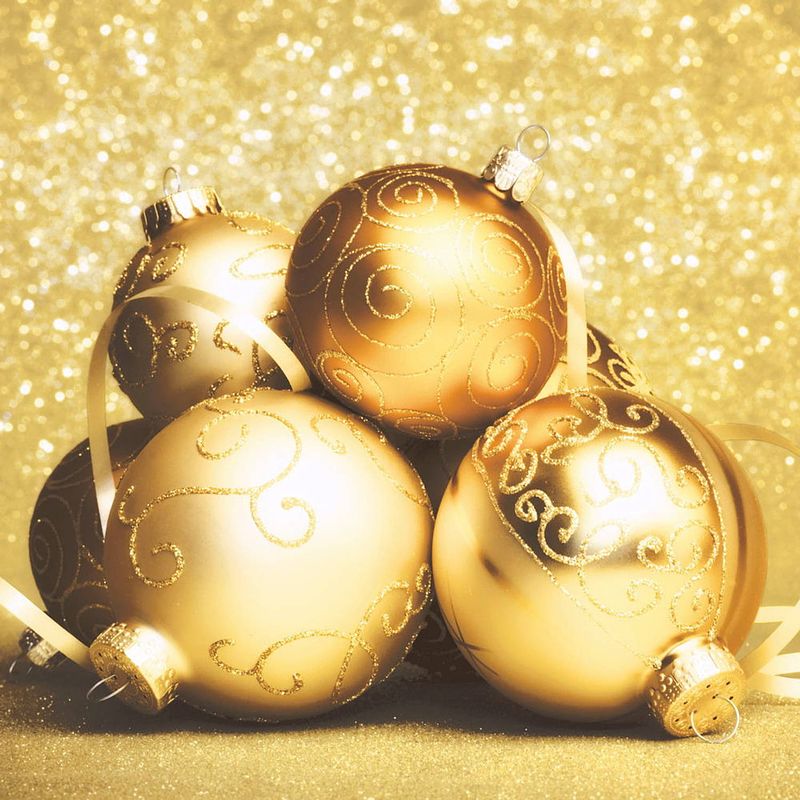 Foto van 40x stuks kerst thema tafel servetten golden baubles 33 x 33 cm - feestservetten