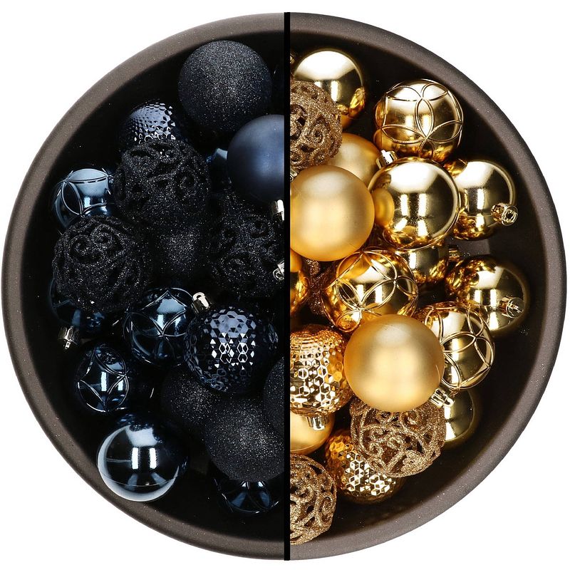 Foto van 74x stuks kunststof kerstballen mix van donkerblauw en goud 6 cm - kerstbal