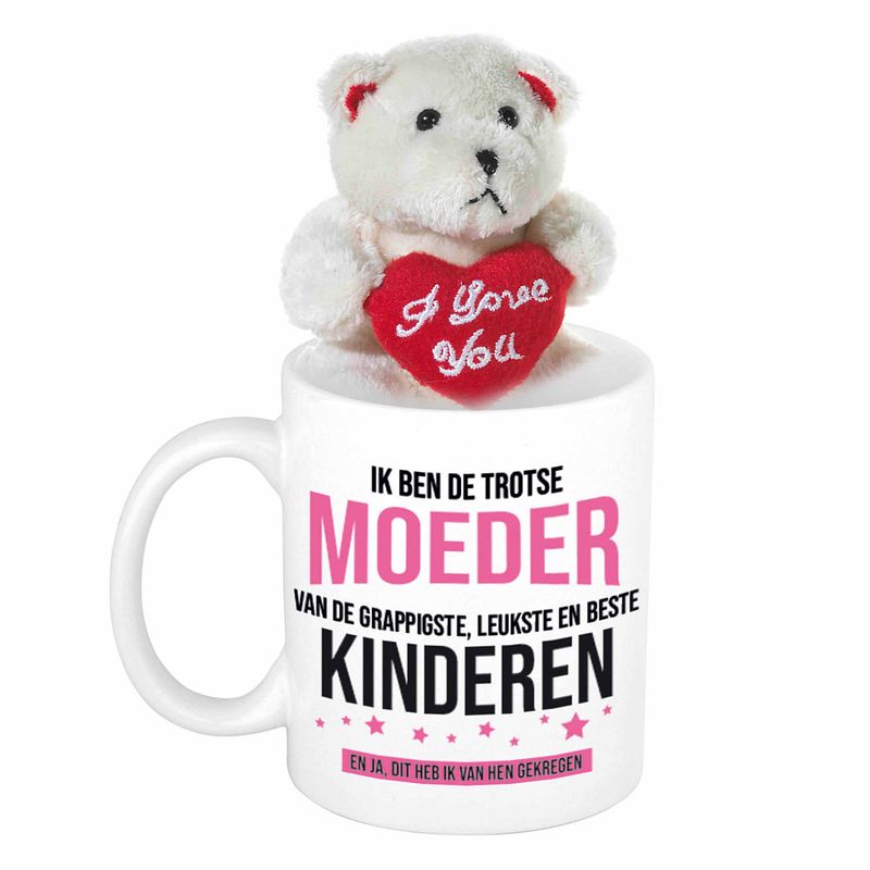 Foto van Moederdag cadeau trotse moeder van beker / mok 300 ml met beige knuffelbeertje met love hartje - feest mokken