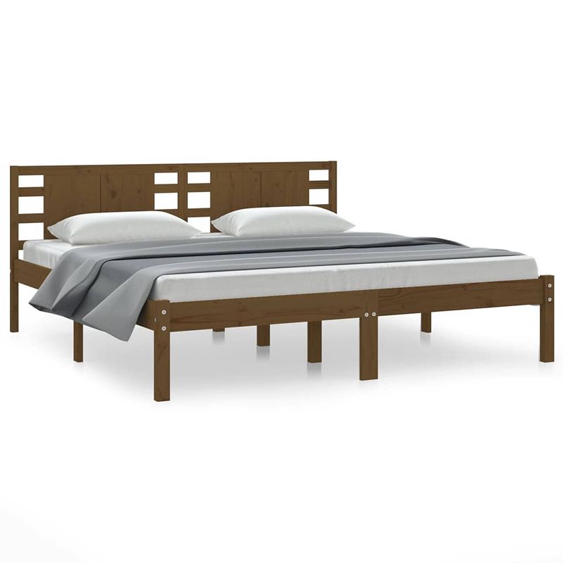 Foto van The living store houten bedframe - grenenhout - 205.5 x 206 x 100 cm - honingbruin