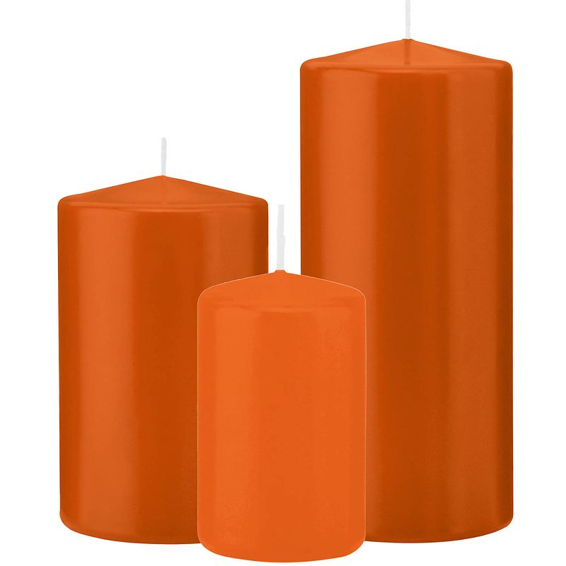 Foto van Stompkaarsen set van 6x stuks oranje 12-15-20 cm - stompkaarsen