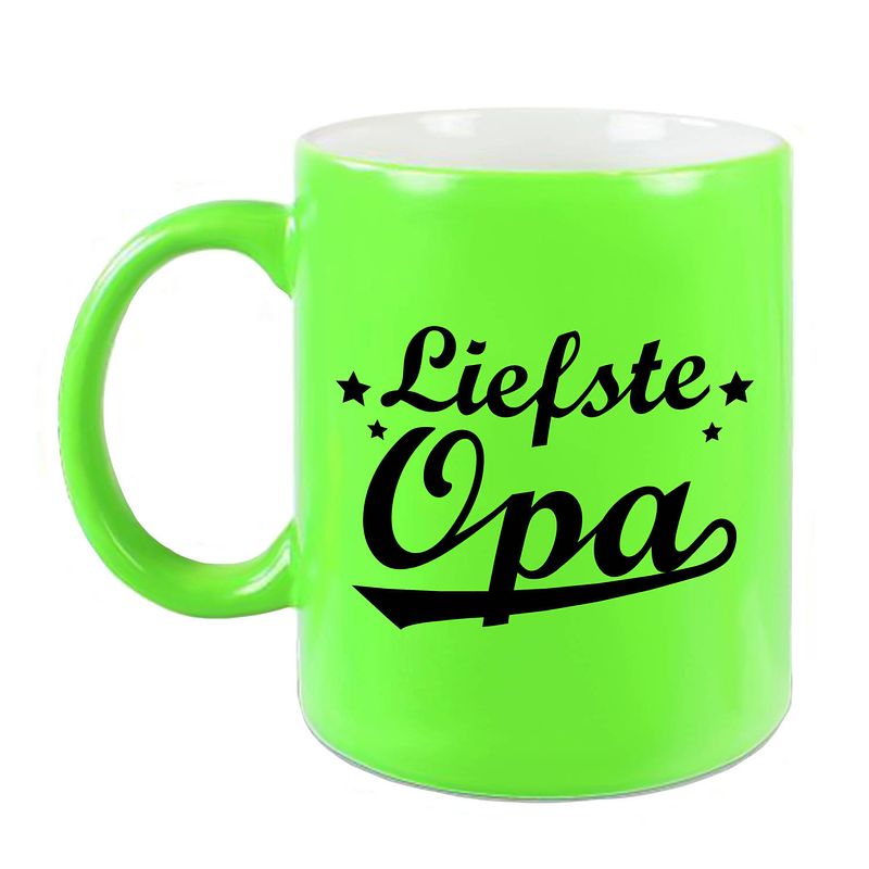 Foto van Liefste opa cadeau mok / beker neon groen met sterren 330 ml - feest mokken