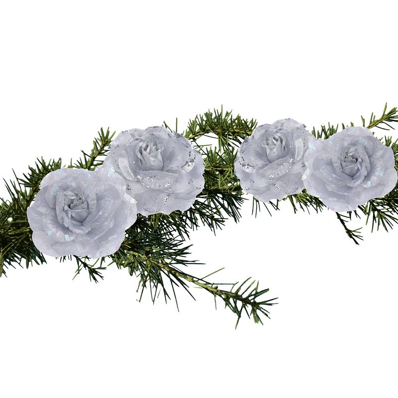 Foto van 4x stuks decoratie bloemen rozen zilver op clip 9 cm - kersthangers