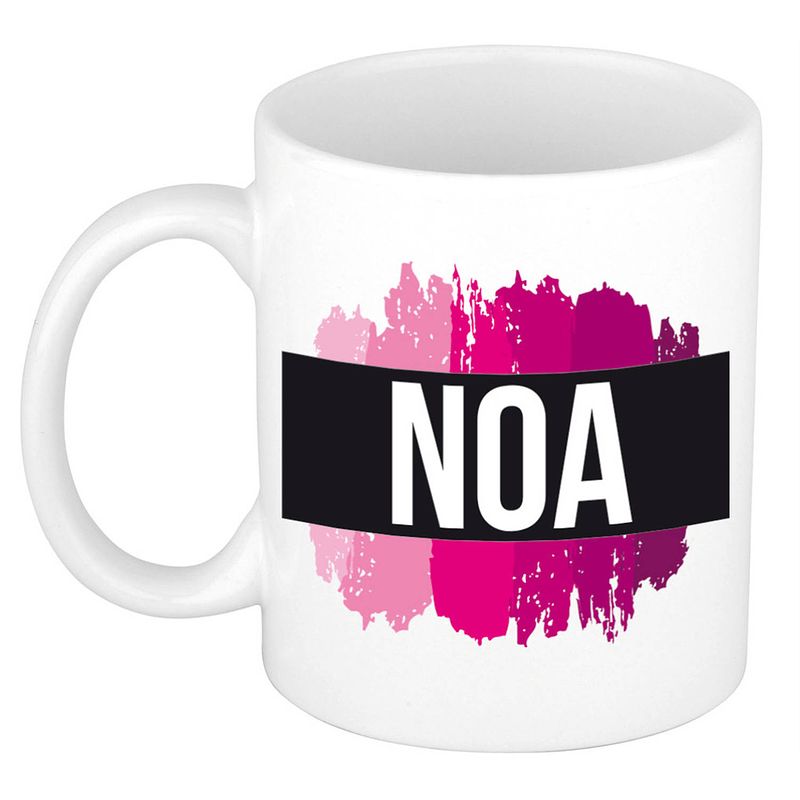 Foto van Naam cadeau mok / beker noa met roze verfstrepen 300 ml - naam mokken