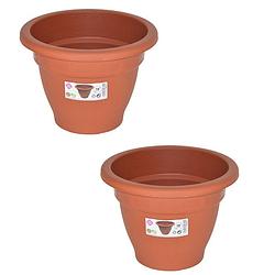 Foto van Set van 2x stuks terra cotta kleur ronde plantenpot/bloempot kunststof diameter 18 cm - plantenpotten