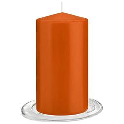 Foto van Trend candles - stompkaarsen met glazen onderzetters set van 2x stuks - oranje 8 x 15 cm - stompkaarsen