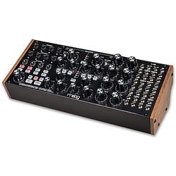 Foto van Moog subharmonicon synthesizer