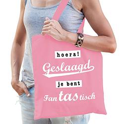 Foto van Cadeau tas geslaagd/afgestudeerd - roze - katoen - 42 x 38 cm - feest boodschappentassen