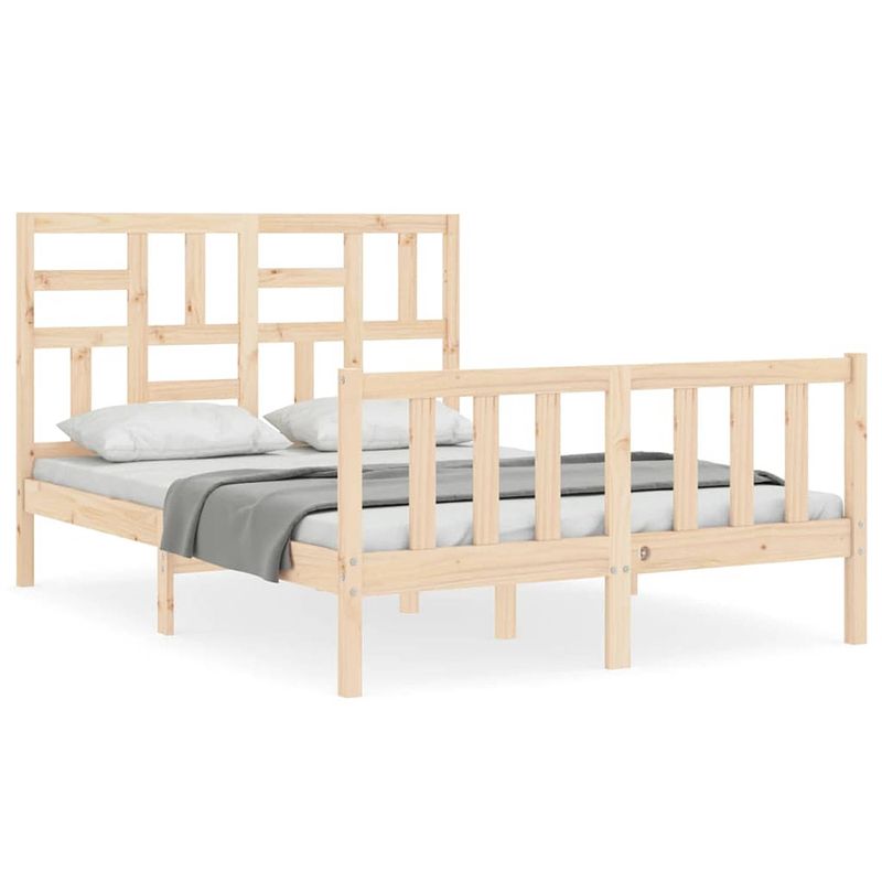 Foto van The living store houten bedframe - massief grenenhout - 195.5 x 125.5 x 104 cm - functioneel hoofd- en voeteneinde