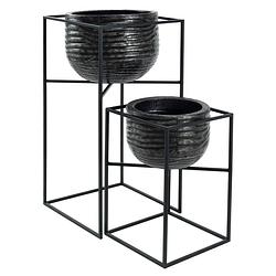 Foto van Ptmd lesley black brush alu pot on black iron stand sv2