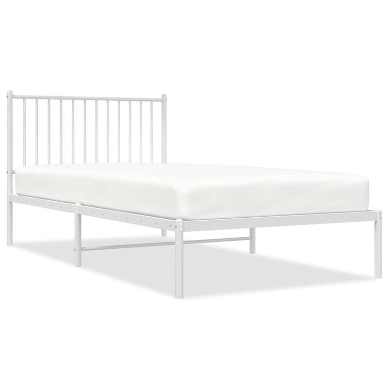 Foto van The living store bedframe klassiek wit - 207x104.5x90.5 cm - robuuste metalen constructie