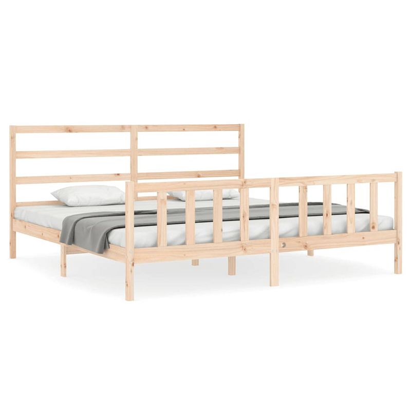 Foto van The living store bedframe massief grenenhout - 205.5 x 185.5 x 100 cm - functioneel hoofd- en voeteneinde