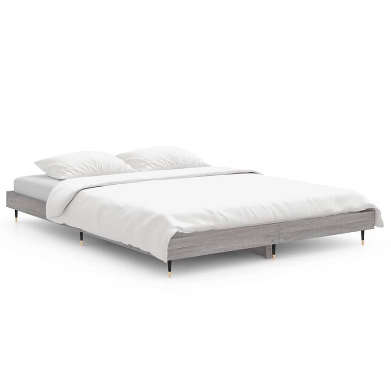 Foto van The living store bedframe - sonoma eiken grijs - 193 x 138 x 20 cm - duurzaam hout - metalen poten - multiplex