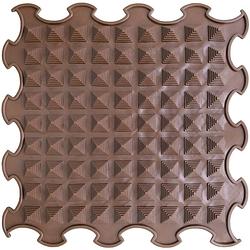 Foto van Ortoto sensory massage puzzle mat little pyramids donkere chocolade