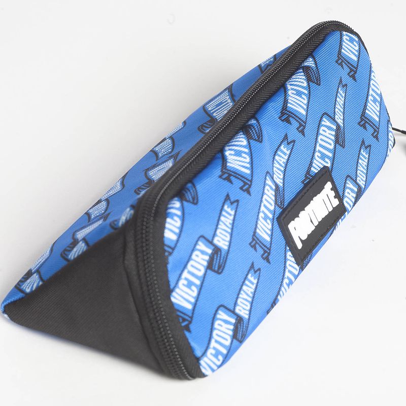 Foto van Fortnite etui driehoekig victory royale - 22 x 8 x 10 cm - polyester