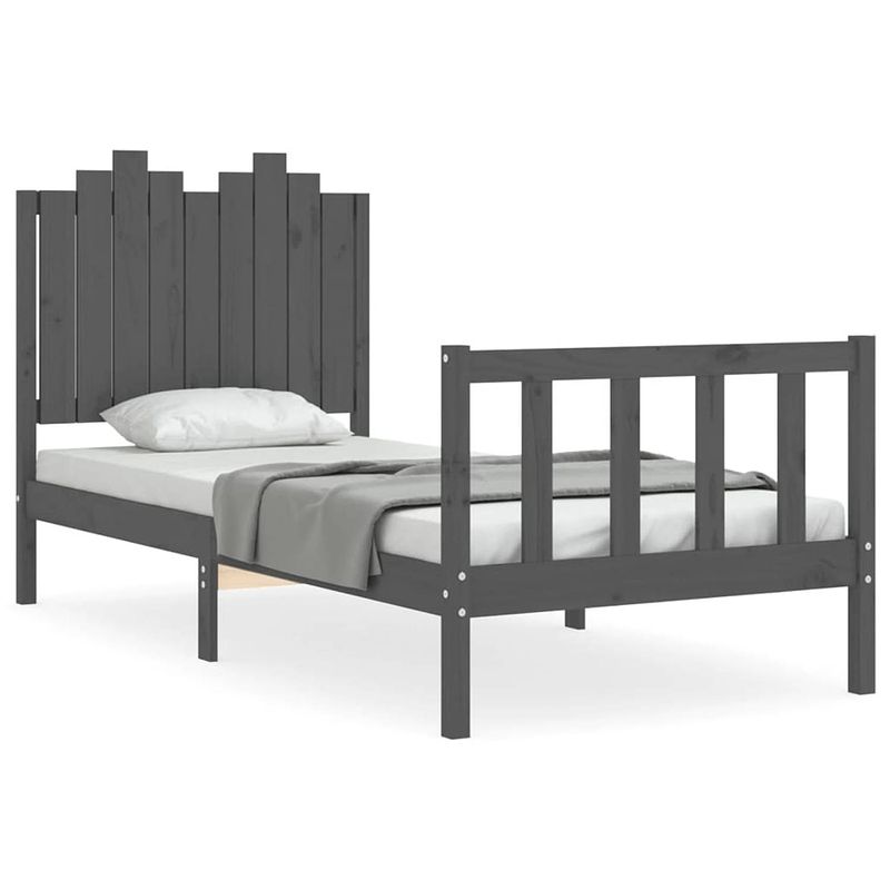 Foto van The living store bedframe - massief grenenhout - 195.5 x 95.5 x 110 cm - grijs