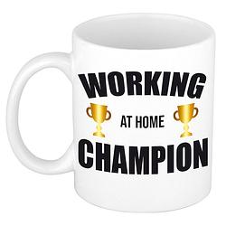 Foto van Thuiswerken bedankt cadeau mok / beker working at home champion - feest mokken