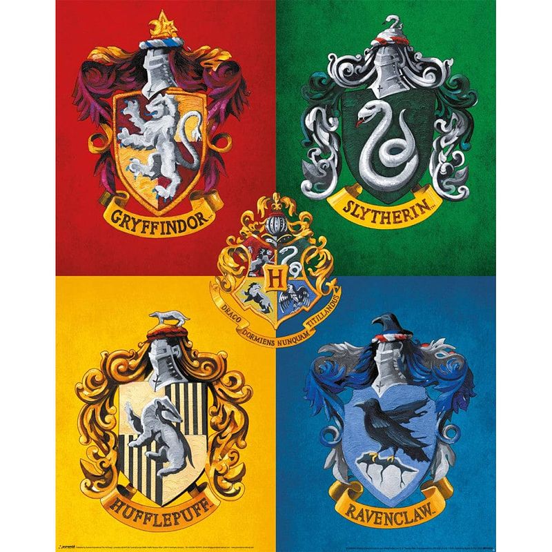 Foto van Pyramid harry potter colourful crests poster 40x50cm