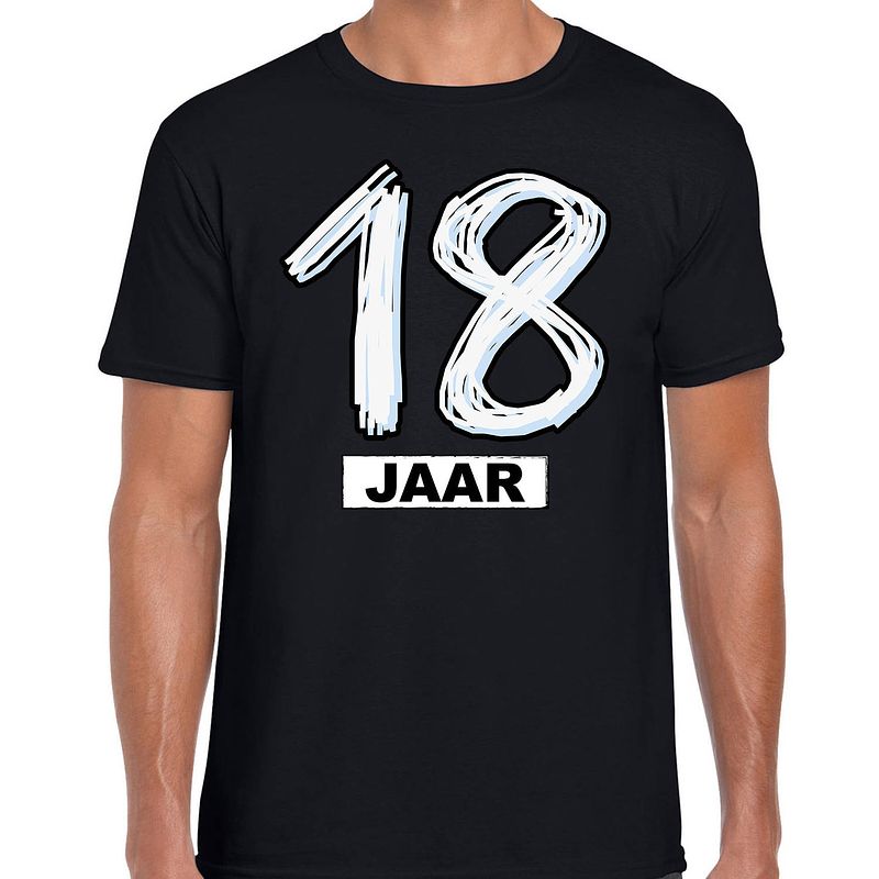 Foto van 18 jaar verjaardag cadeau t-shirt zwart voor heren xl - feestshirts