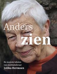 Foto van Anders zien - jotika hermsen - hardcover (9789490298166)