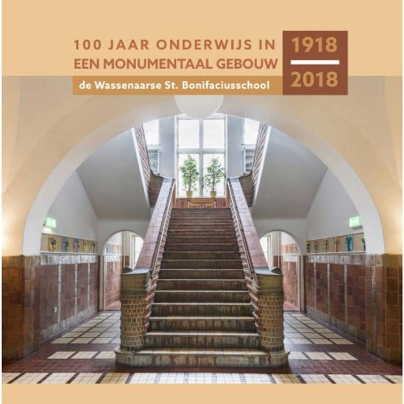 Foto van 100 jaar onderwijs in een monumentaal gebouw