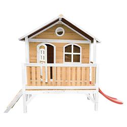 Foto van Axi stef speelhuis op palen & rode glijbaan speelhuisje voor de tuin / buiten in bruin & wit van fsc hout