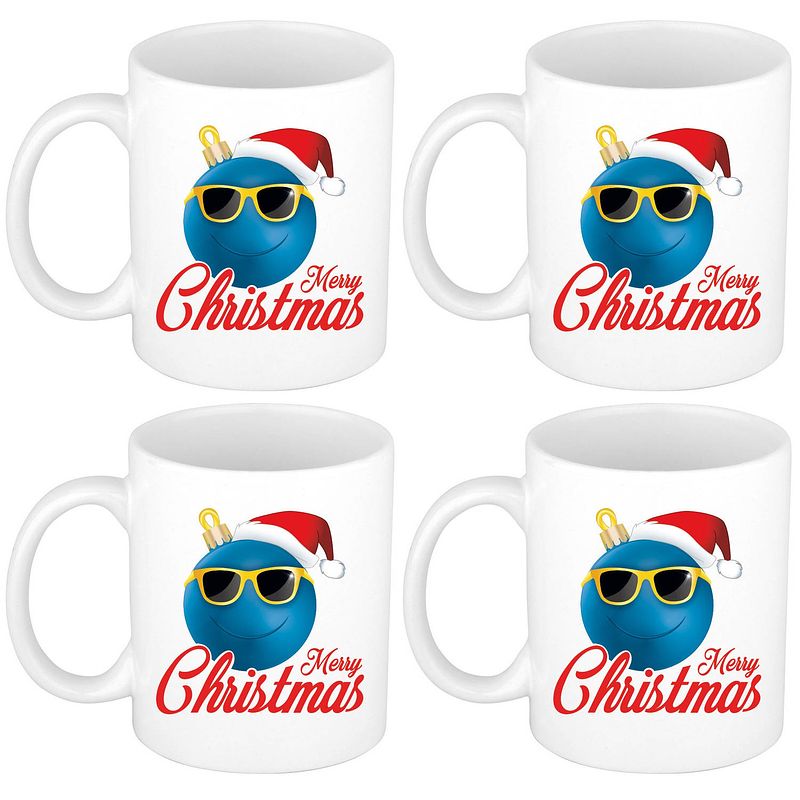 Foto van Set van 4x stuks merry christmas kerstcadeau kerstmokken blauwe kerstbal met kerstmuts 300 ml - bekers