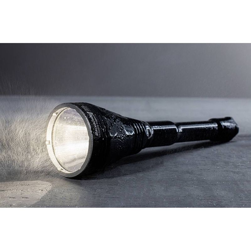 Foto van Armytek barracuda white handlamp werkt op een accu led 1350 lm 720 h 303 g