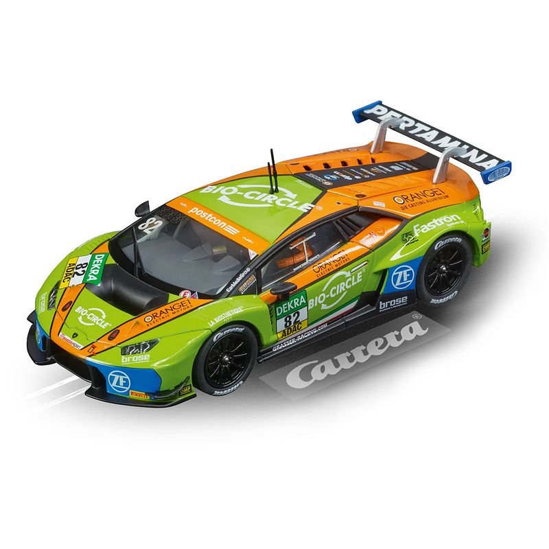 Foto van Carrera racebaanauto evolution lamborghini huracán gt3 no.82 1:32 groen