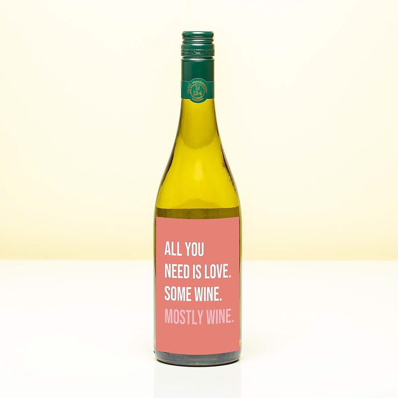 Foto van Wijnfles all you need is love - wit (sauvignon blanc)