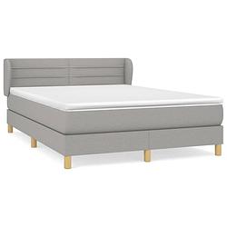 Foto van The living store boxspring met matras stof lichtgrijs 140x200 cm - bed