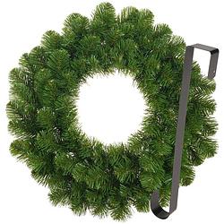 Foto van Kerstkrans 45 cm - groen - met zwarte hanger/ophanghaak - kerstversiering - kerstkransen