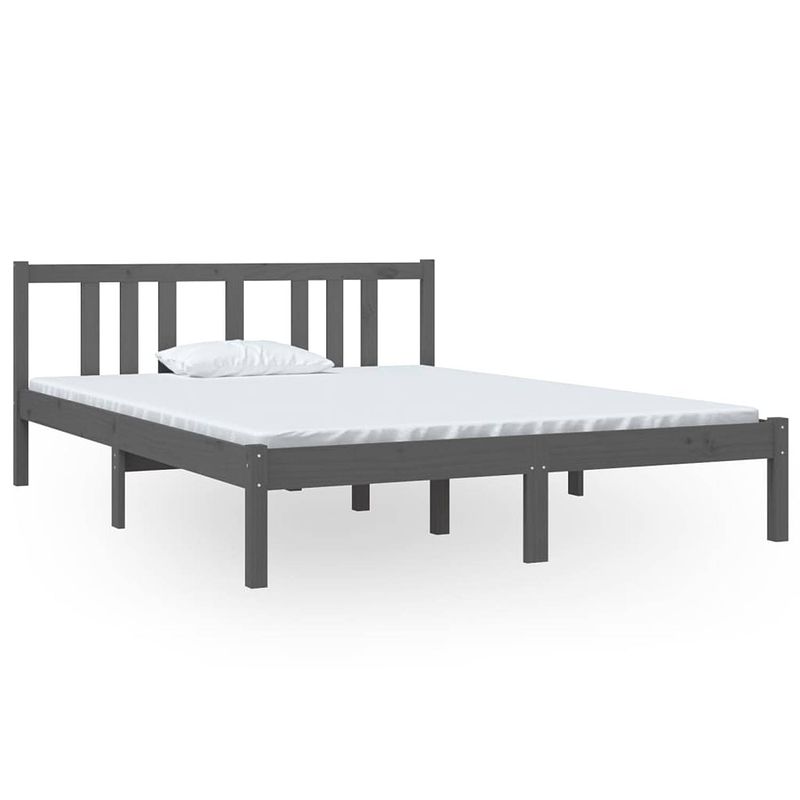 Foto van The living store houten bedframe - grijs - 195.5 x 145.5 x 69.5 cm - massief grenenhout - geschikt voor matras 140 x