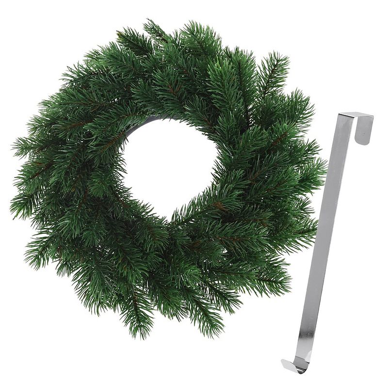 Foto van Kerstkrans 35 cm - groen - met zilveren hanger/ophanghaak - kerstversiering - kerstkransen