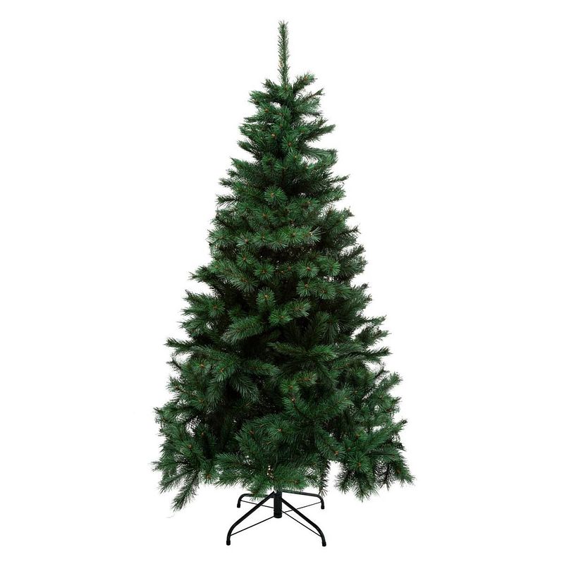 Foto van Windy peak kunstkerstboom - 240 cm - groen - ø 144 cm - 1104 tips - metalen voet