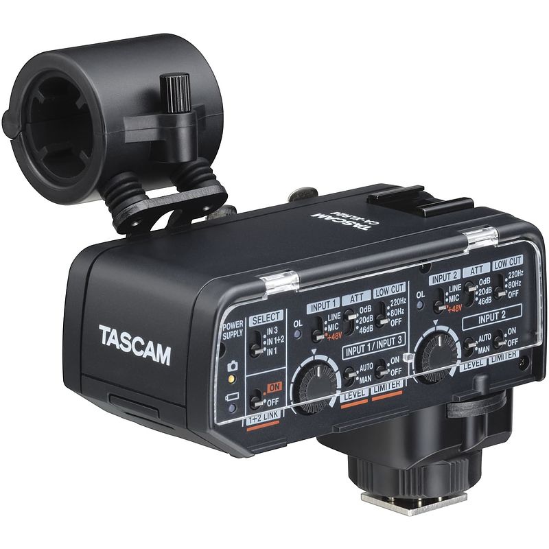 Foto van Tascam ca-xlr2d-f xlr microfoonadapter voor mirrorless fujifilm camera'ss