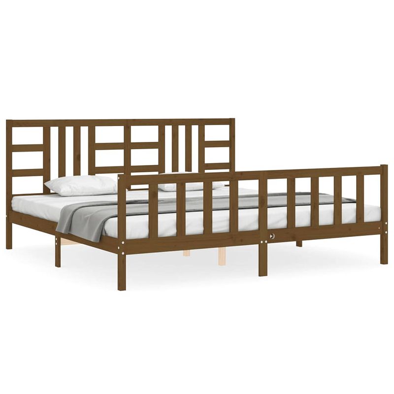 Foto van The living store bedframe massief grenenhout - honingbruin - 205.5 x 205.5 x 100 cm - multiplex lattenbodem