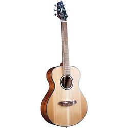 Foto van Breedlove discovery s companion cedar akoestische western gitaar - natural satin