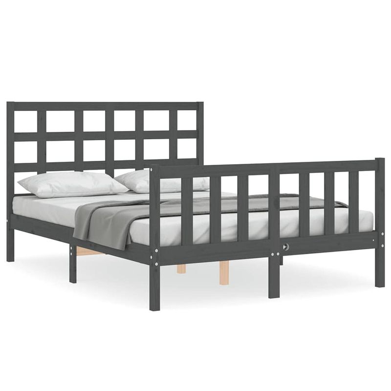 Foto van The living store bedframe - massief grenenhout - 195.5 x 145.5 x 100 cm - grijs