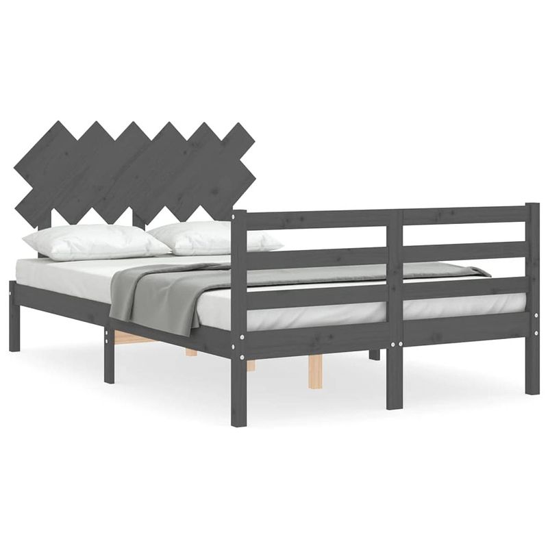 Foto van The living store massief grenenhouten bedframe - grijs - 195.5 x 140.5 x 81 cm - multiplex lattenbodem