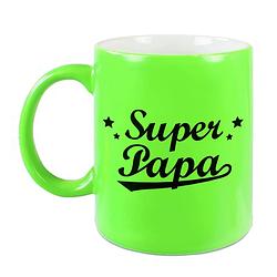 Foto van Super papa mok / beker neon groen voor vaderdag/ verjaardag 330 ml - feest mokken