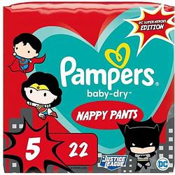 Foto van Pampers baby-dry pants - maat 5 - 22 luierbroekjes (12-17 kg) justice league