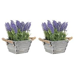 Foto van Items lavendel bloemen kunstplant in bloempot - 2x - paarse bloemen - 15 x 20 cm - bloemstukje - kunstplanten