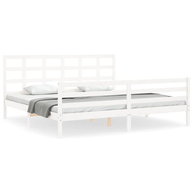 Foto van The living store massief grenenhouten bedframe - king size - functioneel hoofd- en voeteneinde - wit - 205.5 x 205.5 x