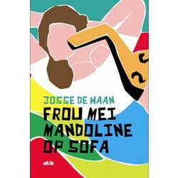 Foto van Frou mei mandoline op sofa