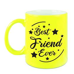 Foto van Best friend ever cadeau koffiemok / theebeker neon geel 330 ml - feest mokken